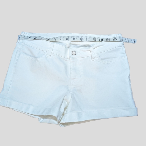 🔥5/$25🔥 Old Navy White Denim Shorts Size 6 - Picture 3 of 5